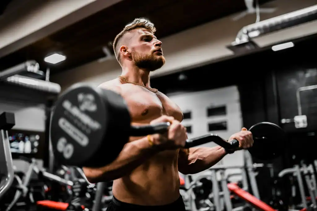 Entrenar fuerza después de los 40: la clave para mantener músculo, energía y salud